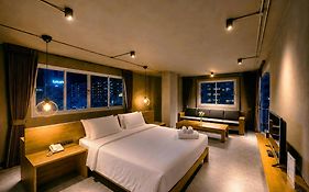 Centric Place Hotel